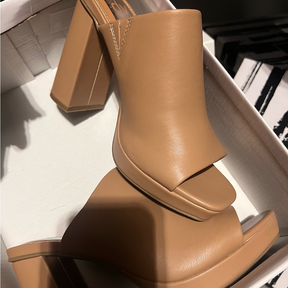 Shoes - Picture 2 of 3